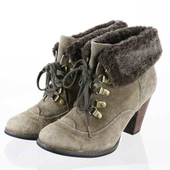 clarks boots size 5.5